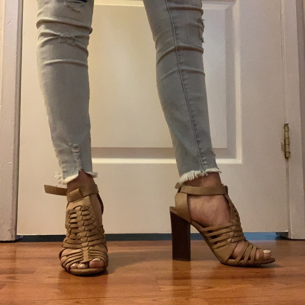 Merona size 7 tan heels